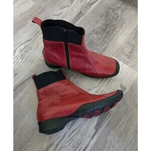 Wolky Comfortable Walking Shoes Leather Women's Size 7 Ankle Booties Red